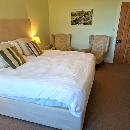 Collaven Manor Hotel Окхамптън Стая снимка