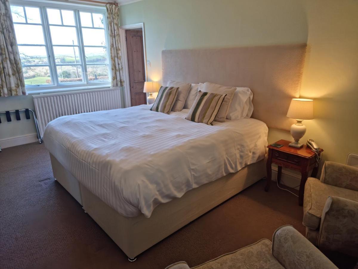 Collaven Manor Hotel Окхамптън Екстериор снимка