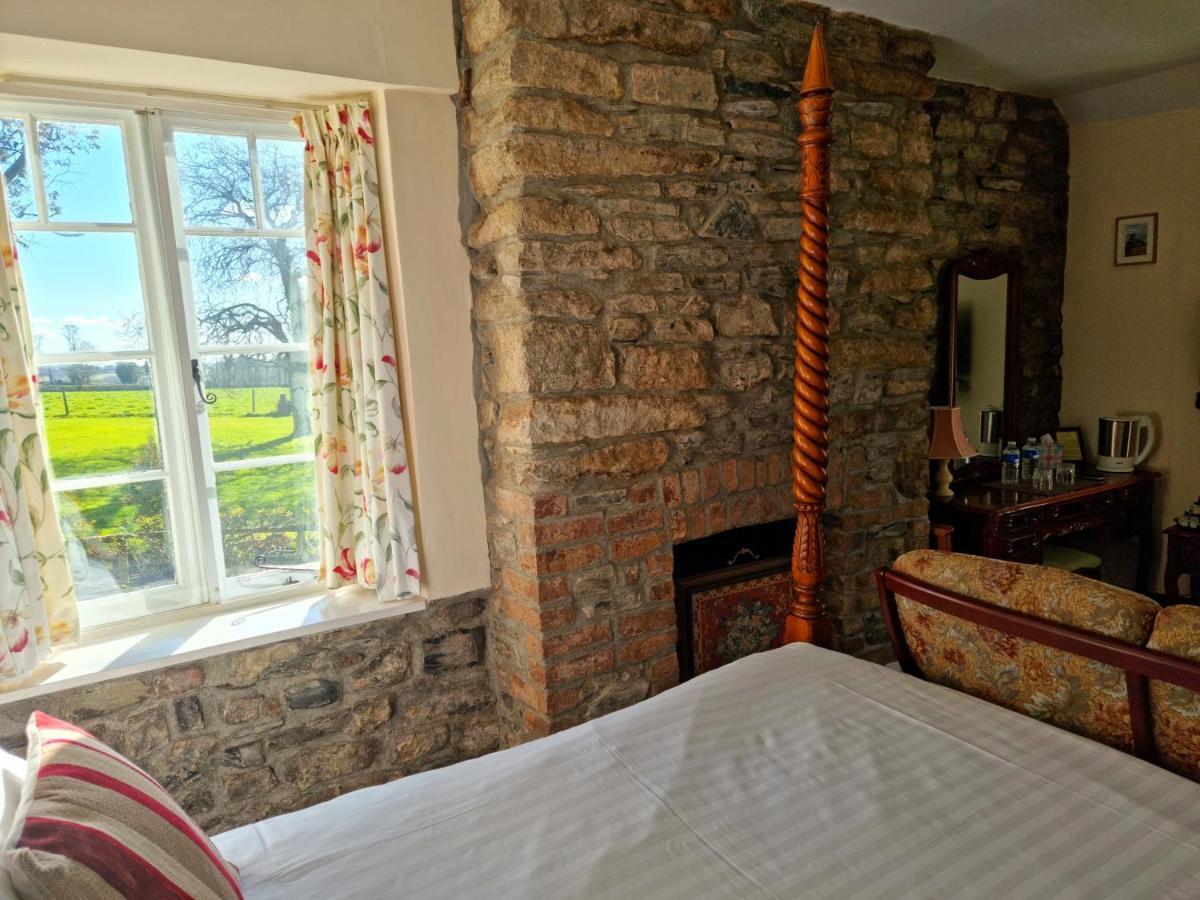 Collaven Manor Hotel Окхамптън Екстериор снимка
